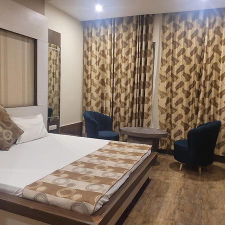The Aura Grand Hotel & Banquet - A Unit Of Sitara Kollection Hotels Rohtak Екстер'єр фото