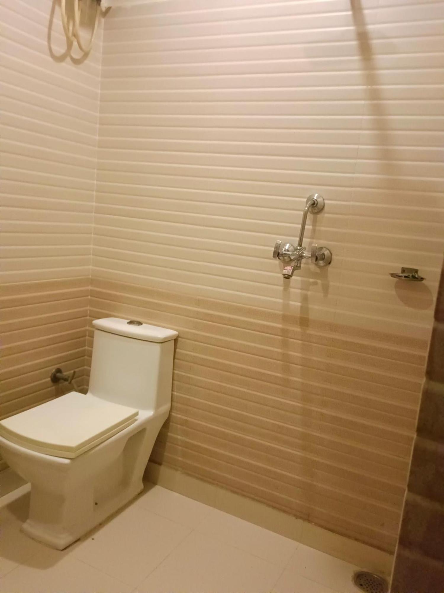 The Aura Grand Hotel & Banquet - A Unit Of Sitara Kollection Hotels Rohtak Екстер'єр фото