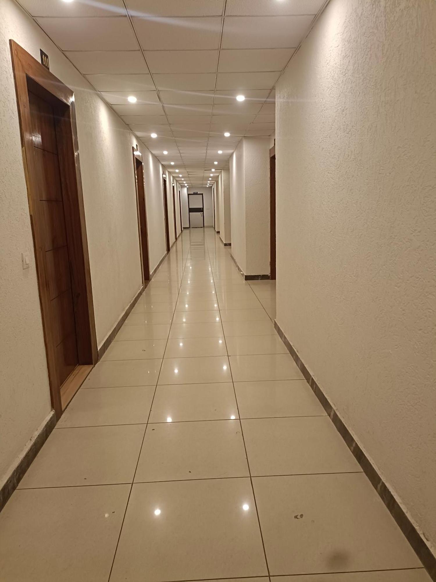 The Aura Grand Hotel & Banquet - A Unit Of Sitara Kollection Hotels Rohtak Екстер'єр фото