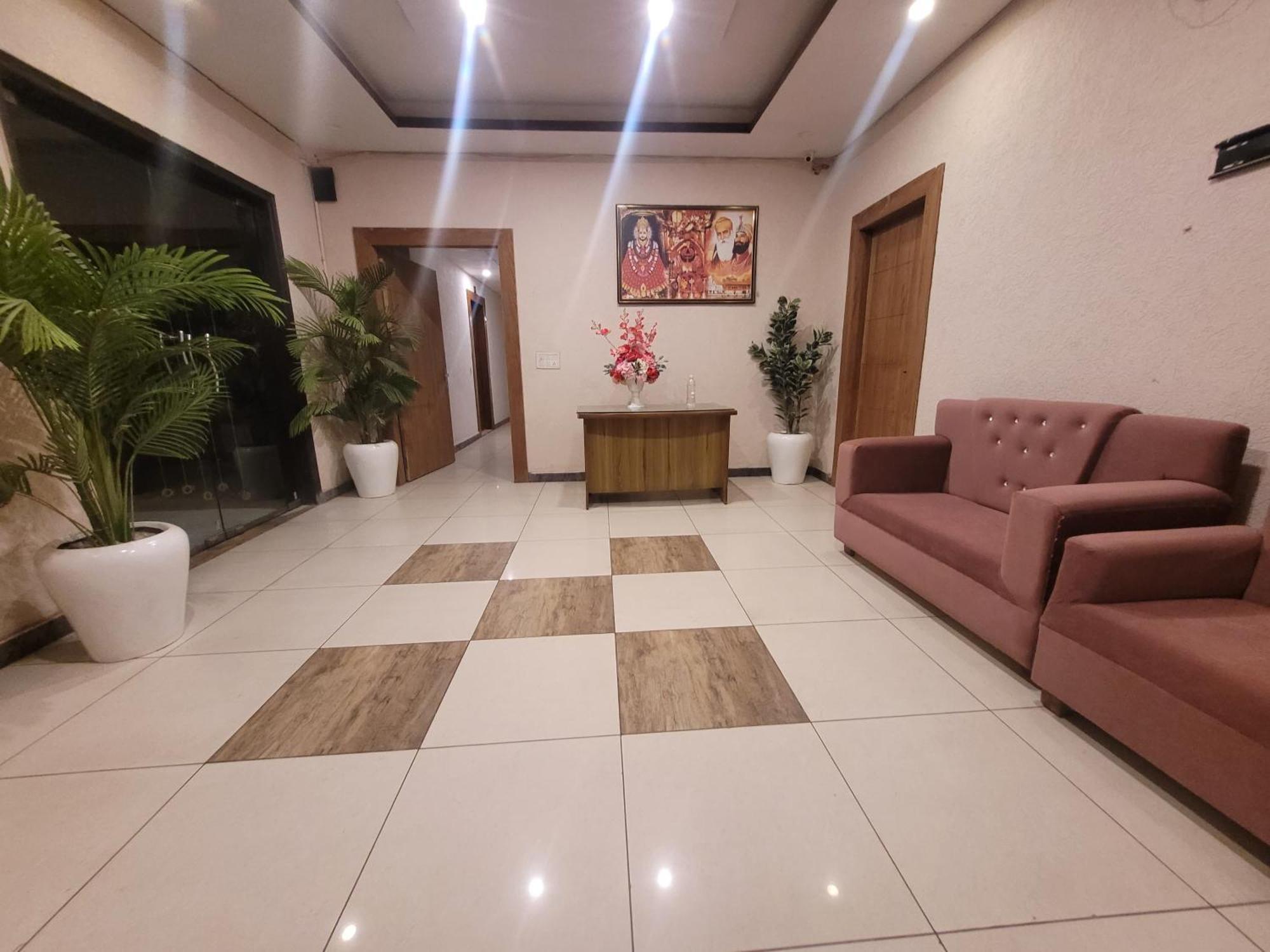 The Aura Grand Hotel & Banquet - A Unit Of Sitara Kollection Hotels Rohtak Екстер'єр фото
