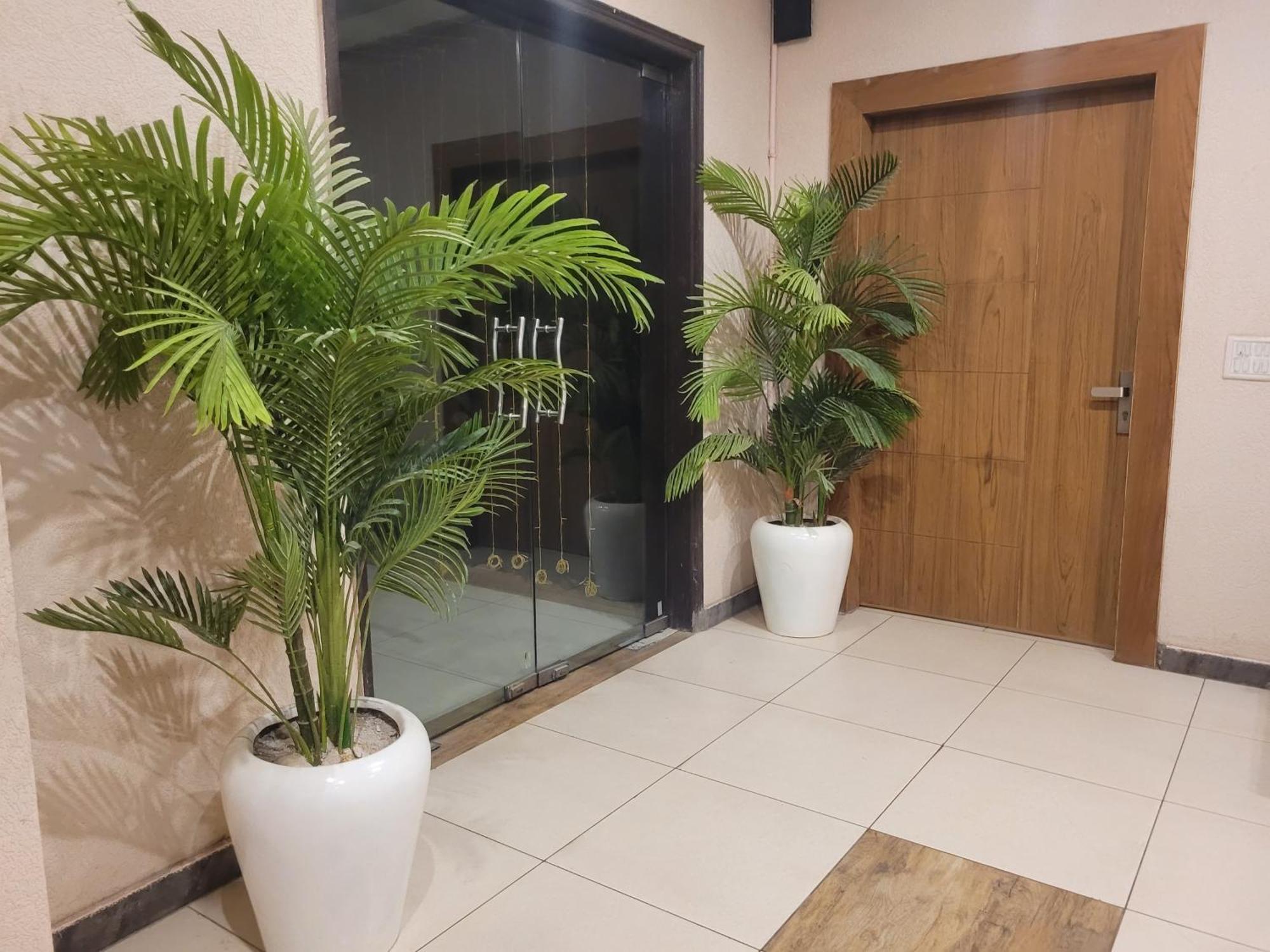 The Aura Grand Hotel & Banquet - A Unit Of Sitara Kollection Hotels Rohtak Екстер'єр фото